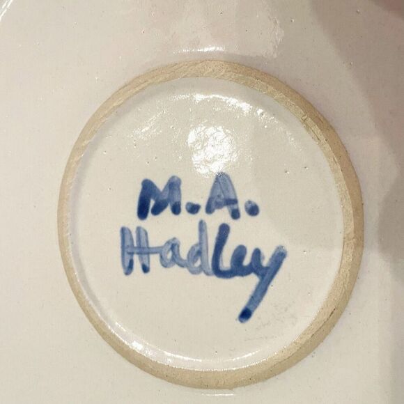 MA Hadley Pottery Hand Painted Folk Art Country 11" Cow/ Calf DINNER PLATE - Picture 4 of 4